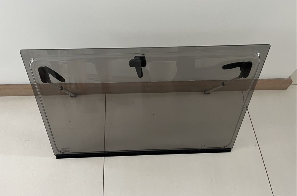 Camper szyba uchylna