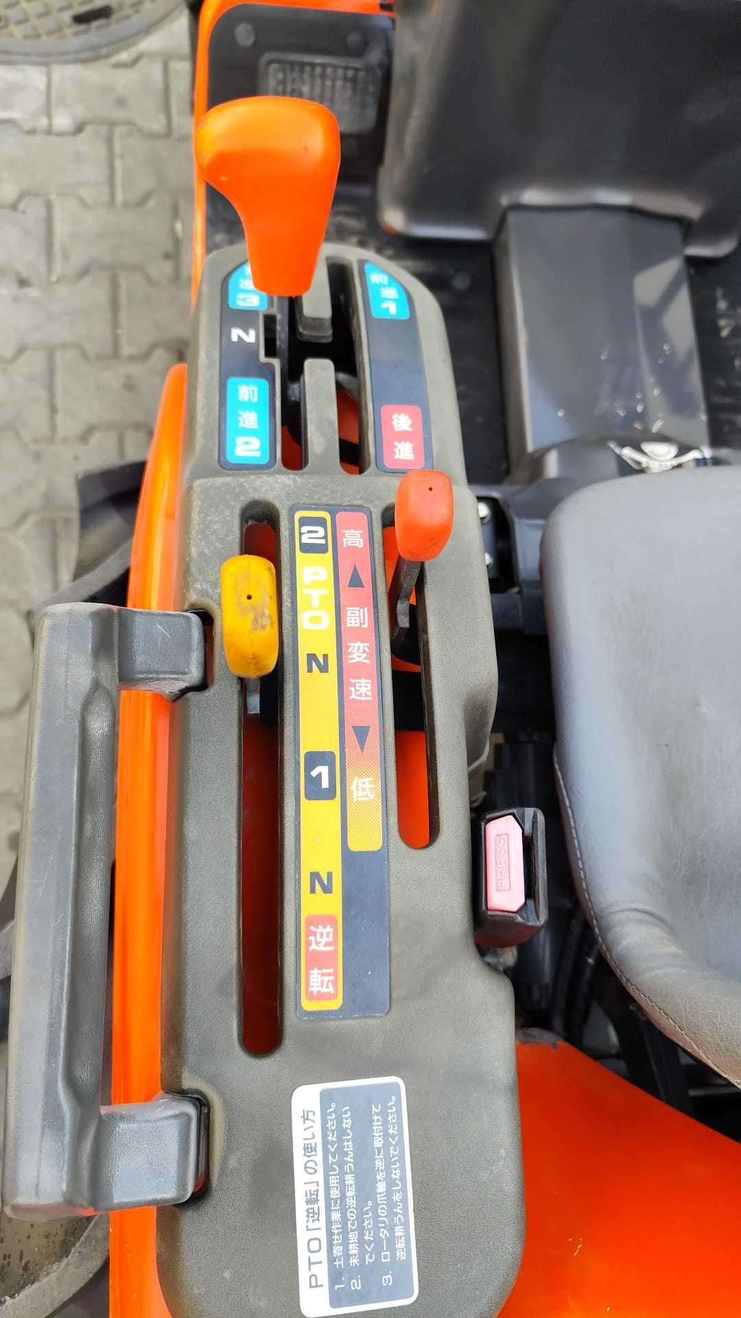 Japoński traktorek Hinomoto CX150  z glebogryzarką 4x4 15 km