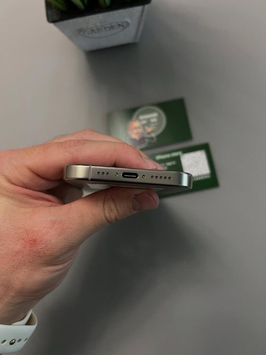 iPhone 16 Pro,256GB,Natural!Neverlock!Гарантия!Магазин!