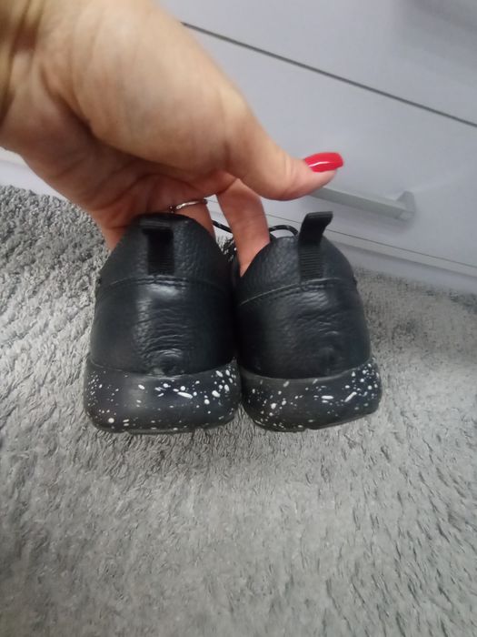 Туфлі, кросівки, мокасини для хлопця 40 41