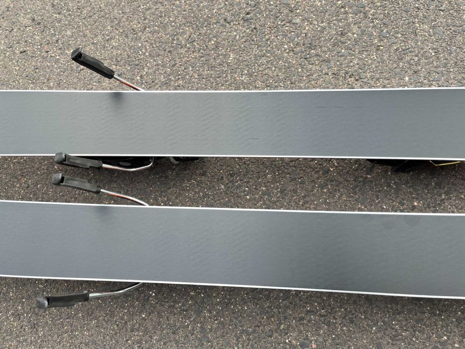 Narty ROSSIGNOL REACT R4 CARBON 177 cm rocker 2023 BDB STAN!