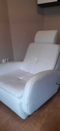 Fotel telewizyjny obrotowy biały