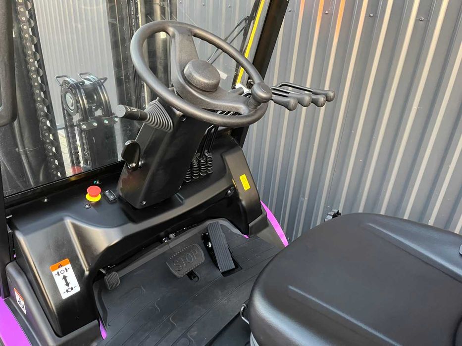 Wynajem nowy wózek widłowy 2.5T / z operatorem / bez operatora