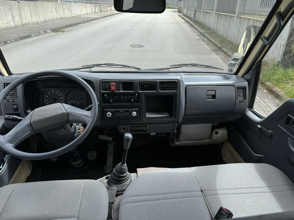 Toyota DYNA 150 CAB DUPLA