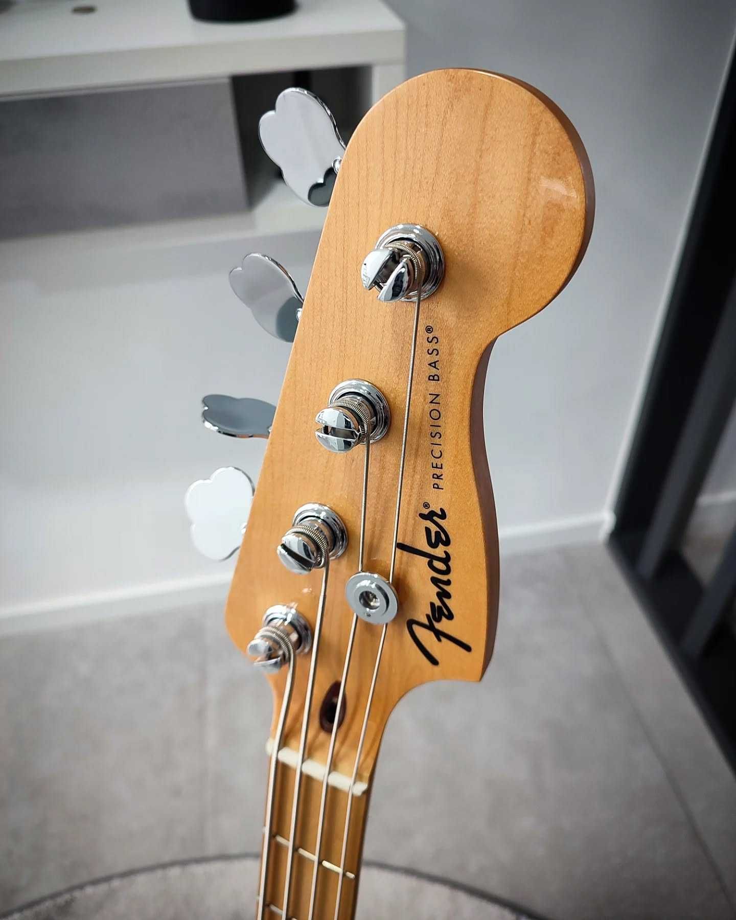 Fender Standard Precision