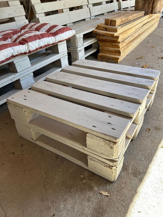 Banco palete + almofada + mesa palete