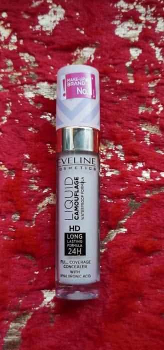 Korektor kryjący Eveline 01 Light Porcelain