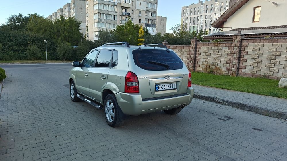 Хюндай туксон  2.0 16 v gaz