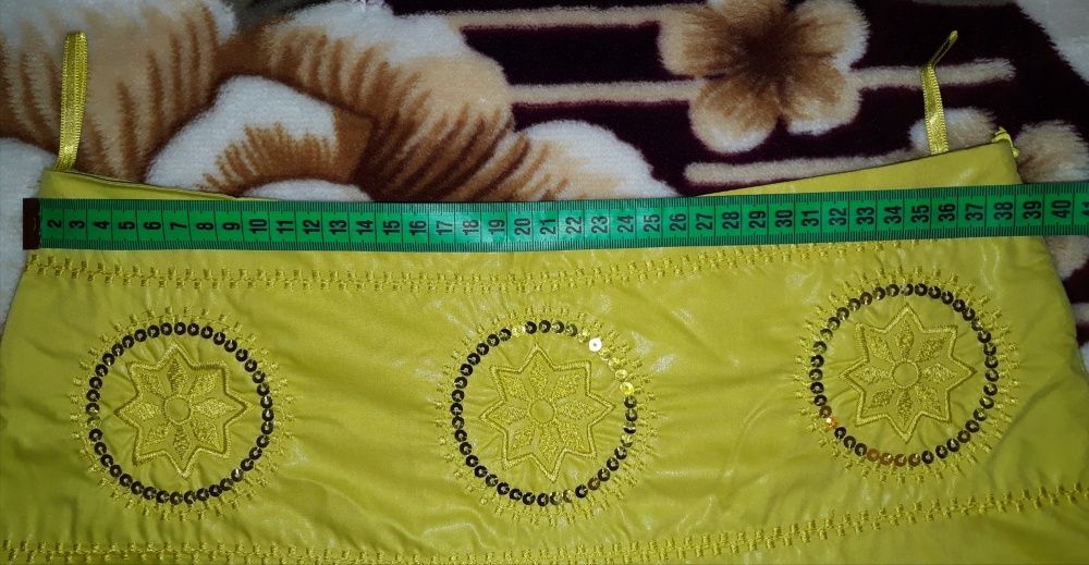 Юбка жёлтая, почти новая, размер 40