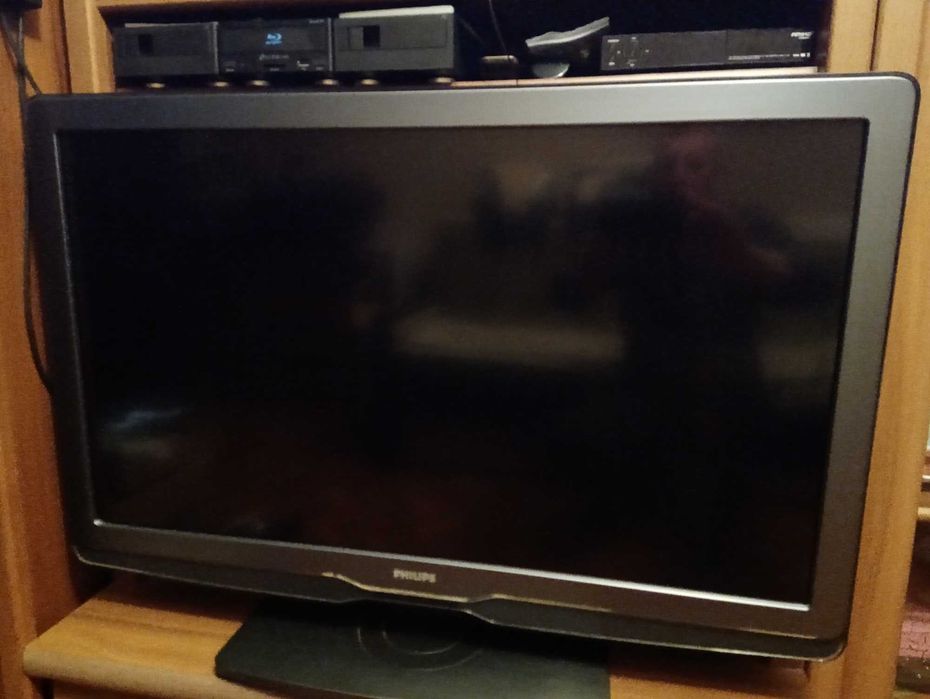 Телевизор PHILIPS 37PFL9604H/12 и приставка AMIKO HDB260