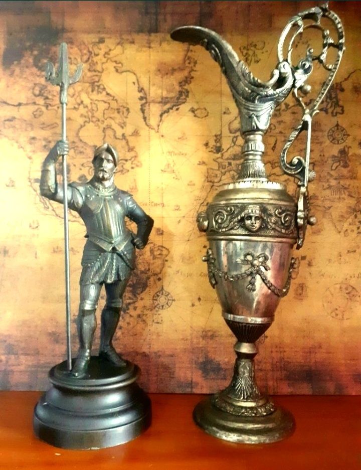 Estatueta Cavaleiro Conquistador Espanhol com alabarda Medieval 30 cm
