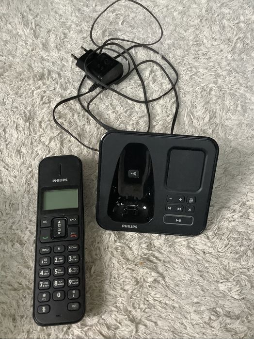 Телефон Philips se 175