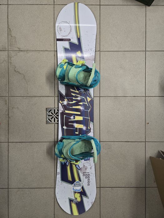 Deska Snowboardowa 136cm  wiązania Burton