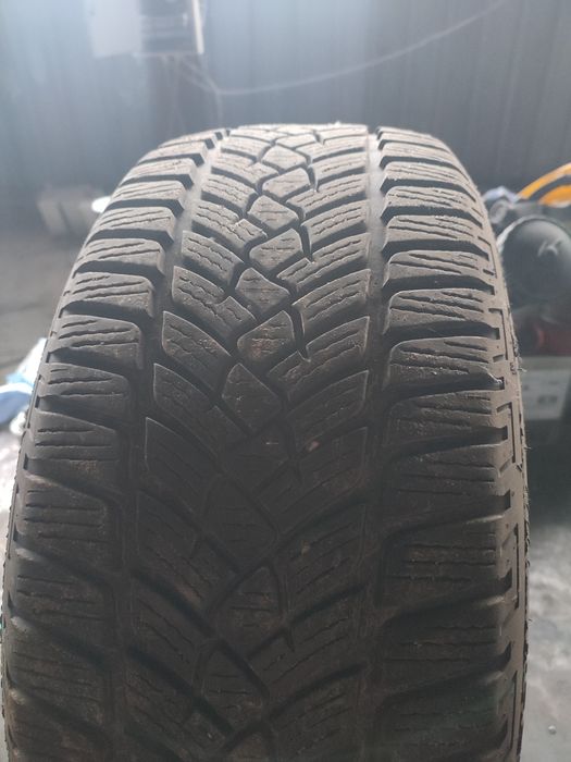 Шини 225/50 R17 зима,гарний стан
