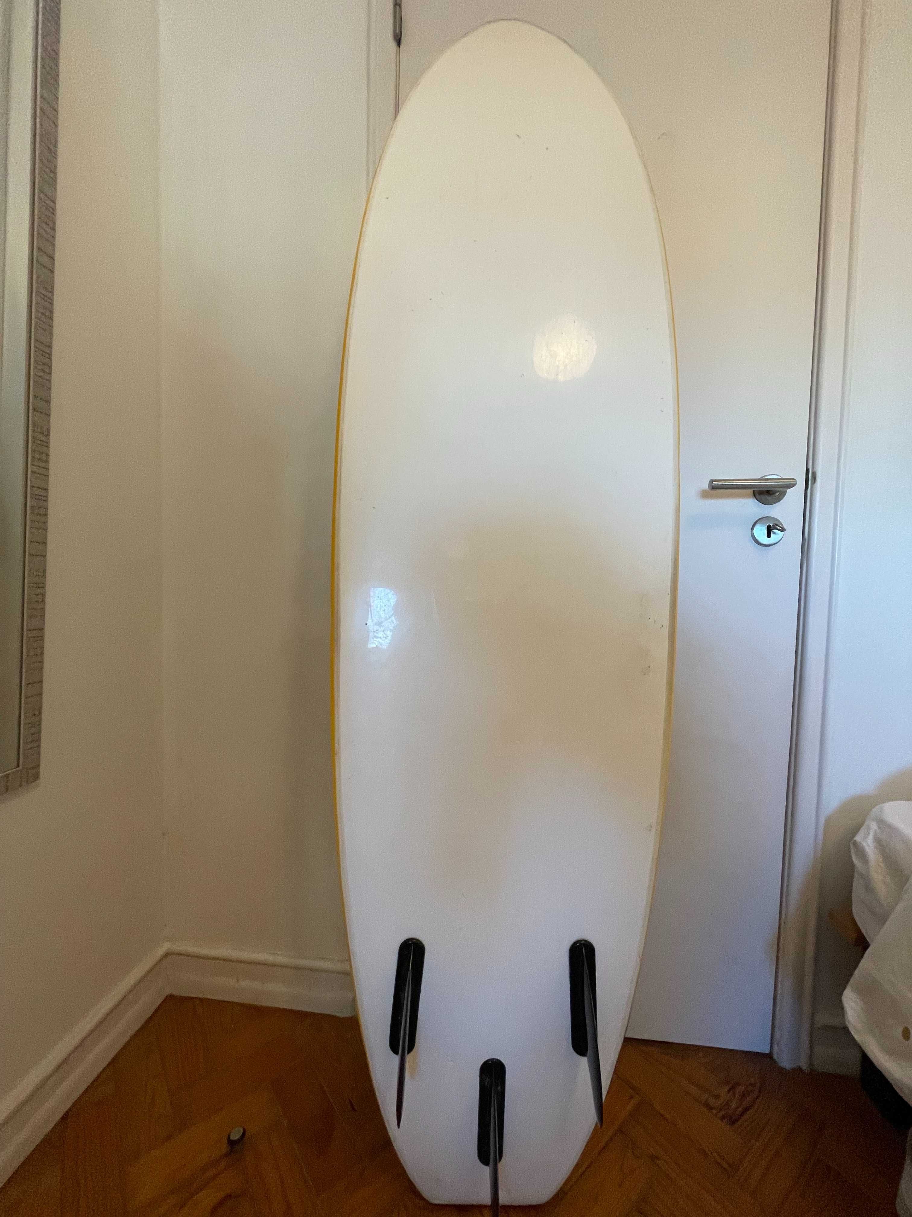 Prancha surf 6' de espuma com capa, quilhas e leash DEEPLY