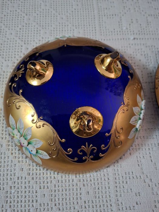 garrafa c,alices e bomboneira em vidro murano