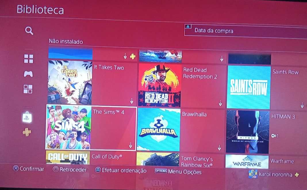 playstation 4 slim com uso com conta e jogos incluidos e dois comandos