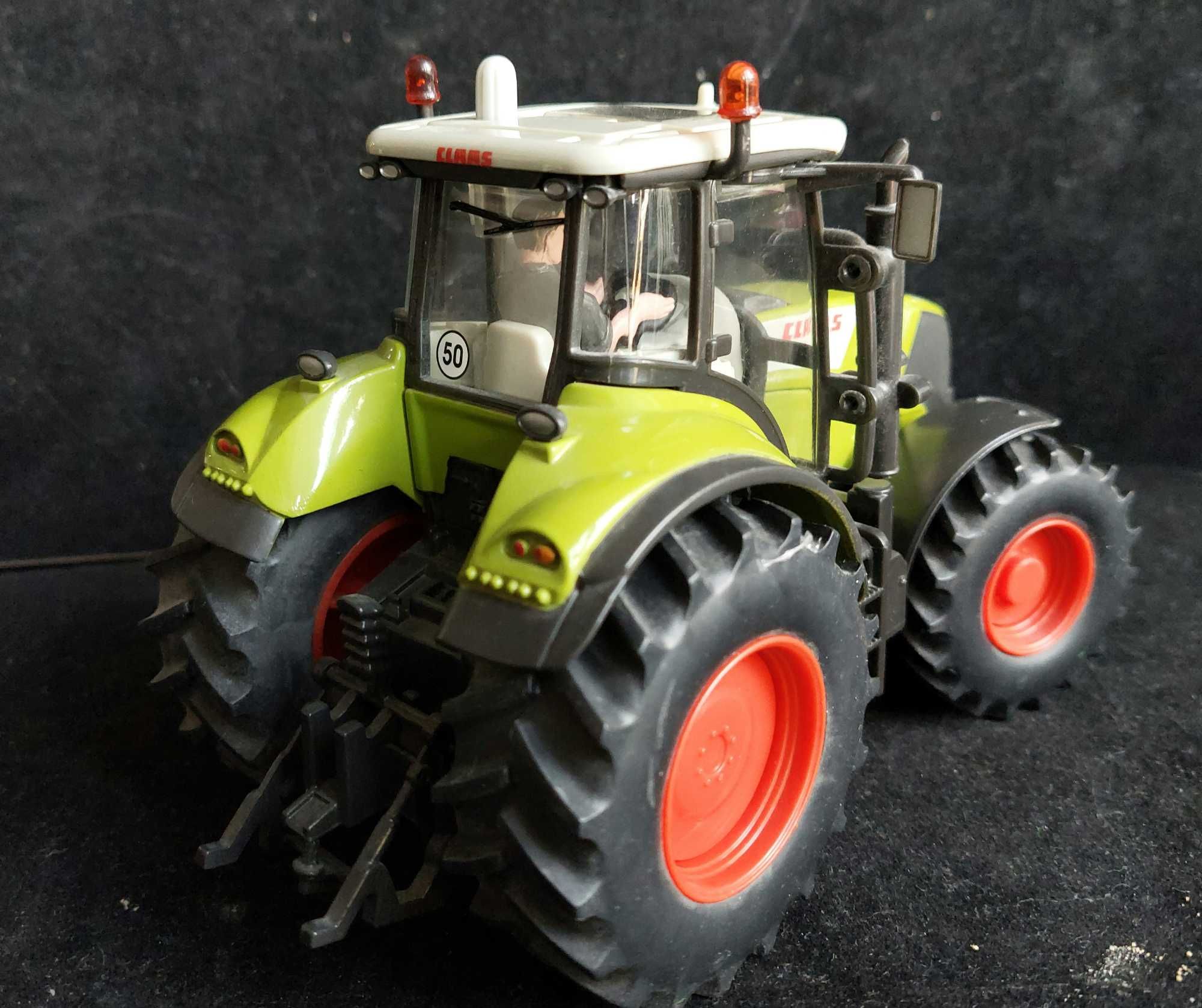 Siku 3280 ciągnik Claas Axion 950  1:32