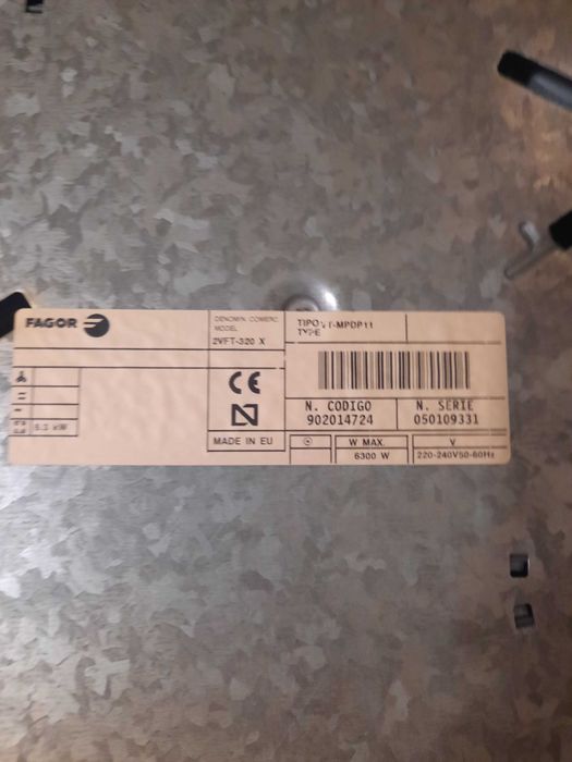 Placa vitrocerâmica Fagor a funcionar mas com defeito