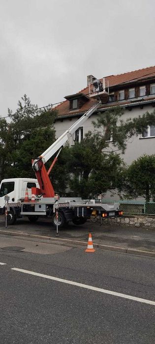 Zwyżka, Usługi, Podnośnik koszowy wynajem, podnośnik nożycowy wynajem.
