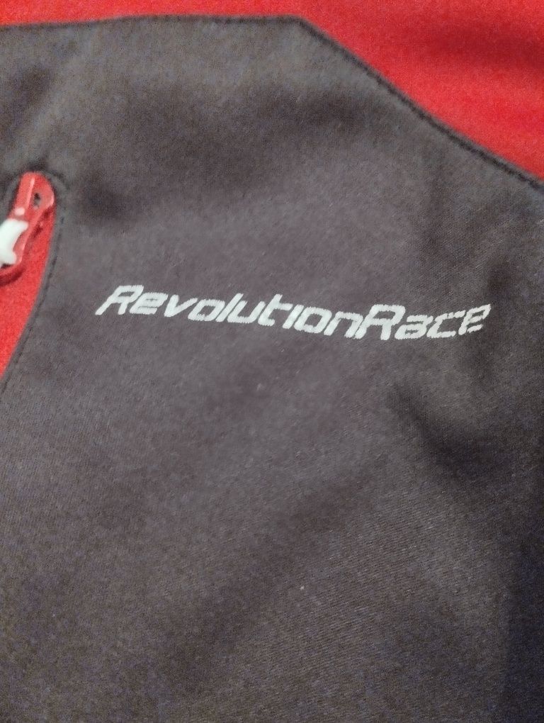 Kurtka Revolution Race