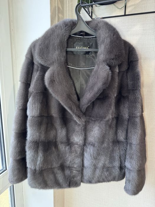 Продам норкову шубу , автоледі