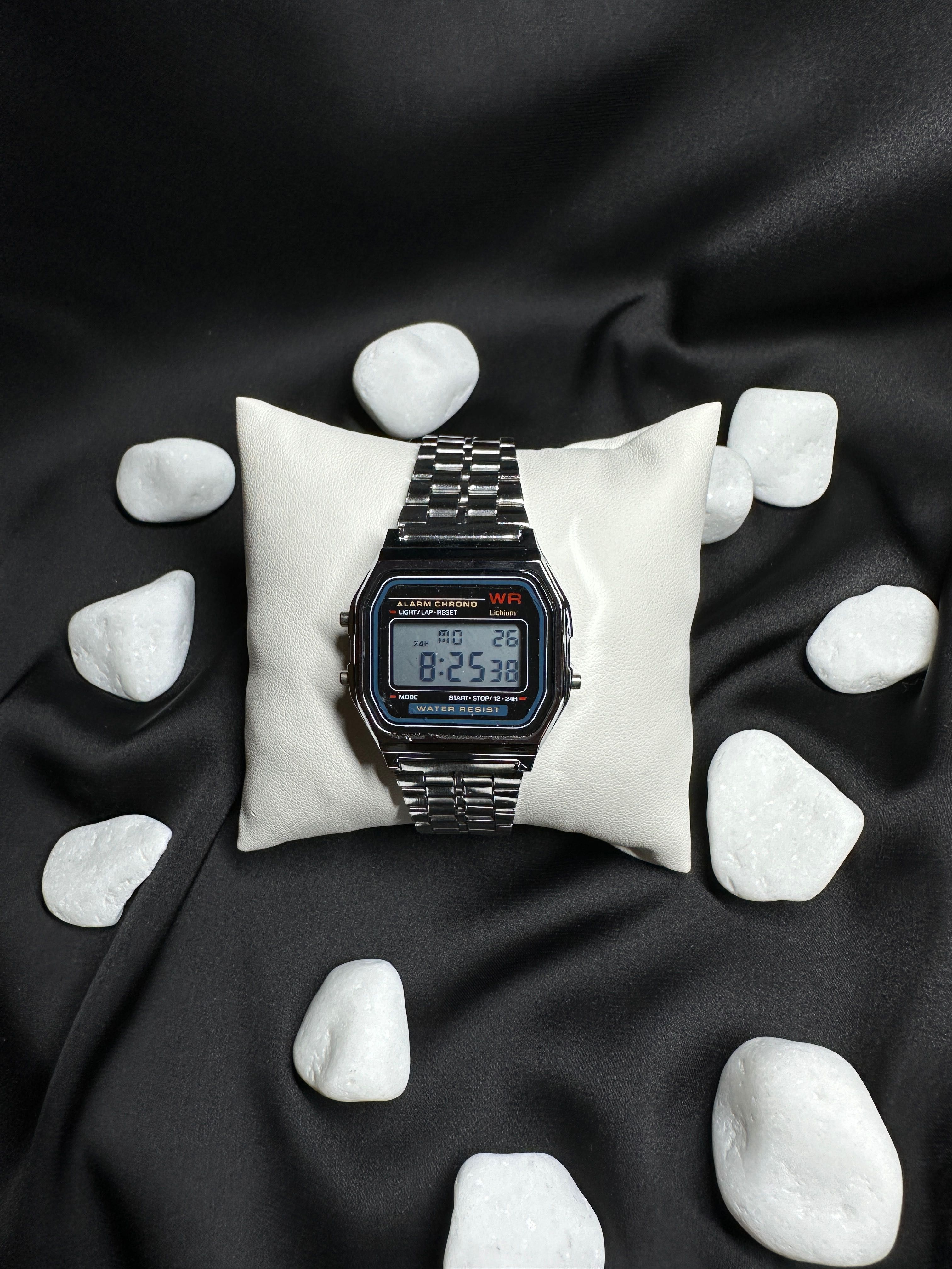 Чоловічий наручний годинник Касіо Монтана Часи Casio Vintage Montana