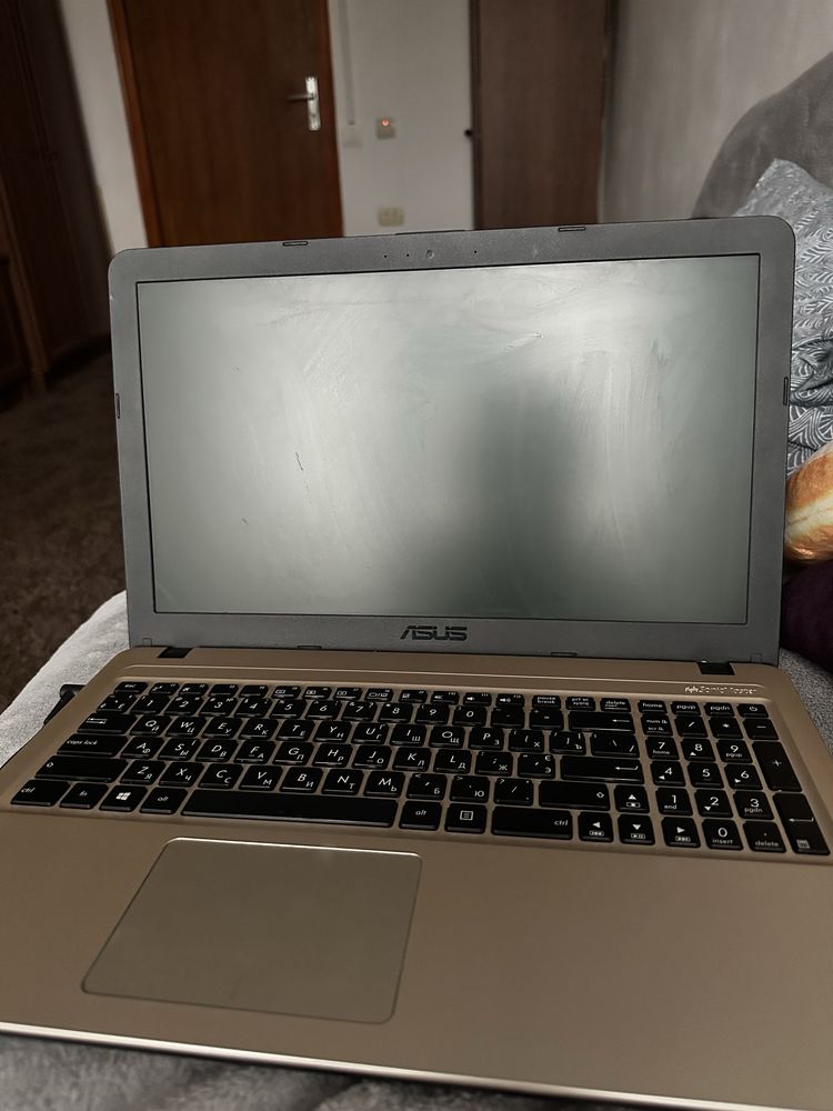 ноутбук ASUS X540YA
