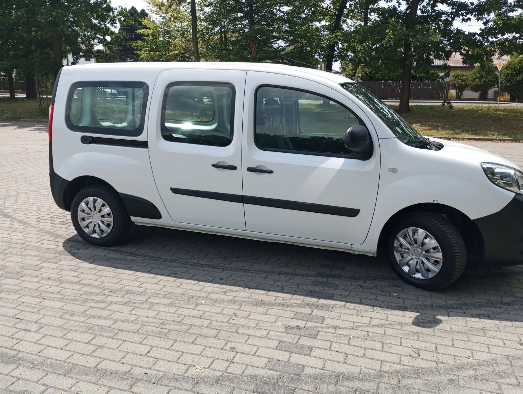 Renault Kangoo MAXI LONG stan jak nowy nowe opony i hamulce i olej vat 23