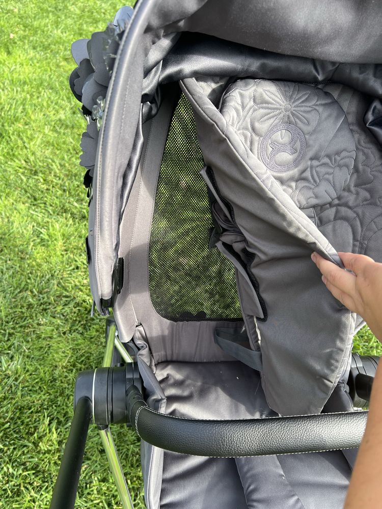 Cybex Mios Simply flowers grey 2.0