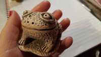 ручная работа керамика еж ежик жаба лягушка на удачу фигурка статуэтка