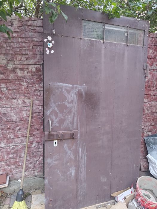 Ворота гаражні металеві з замком, 3мм