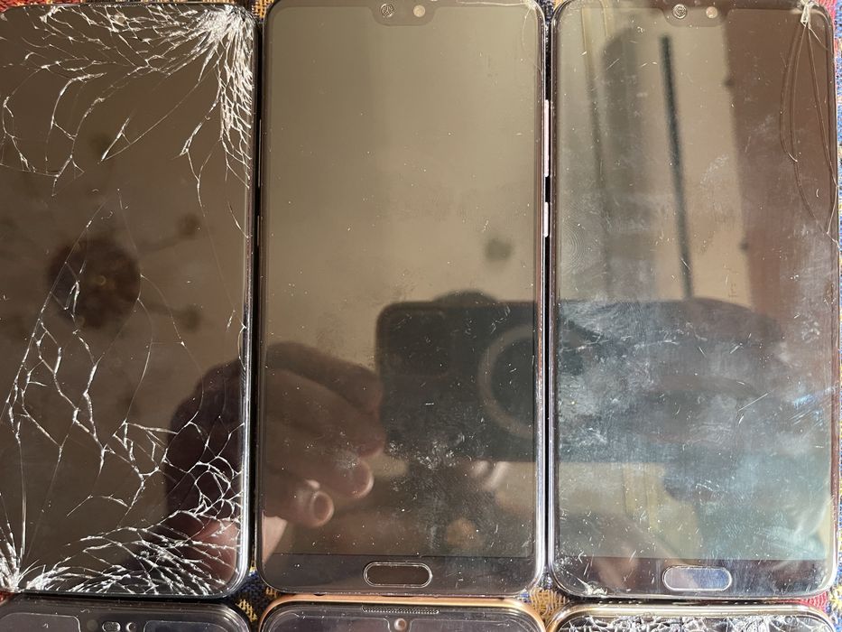 Huawei на запчасти или под ремонт