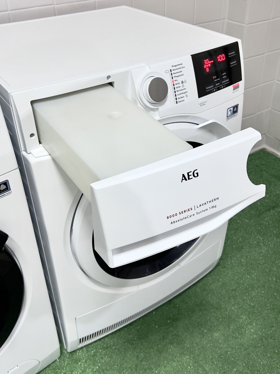 Комплект пральної та сушильної машини AEG