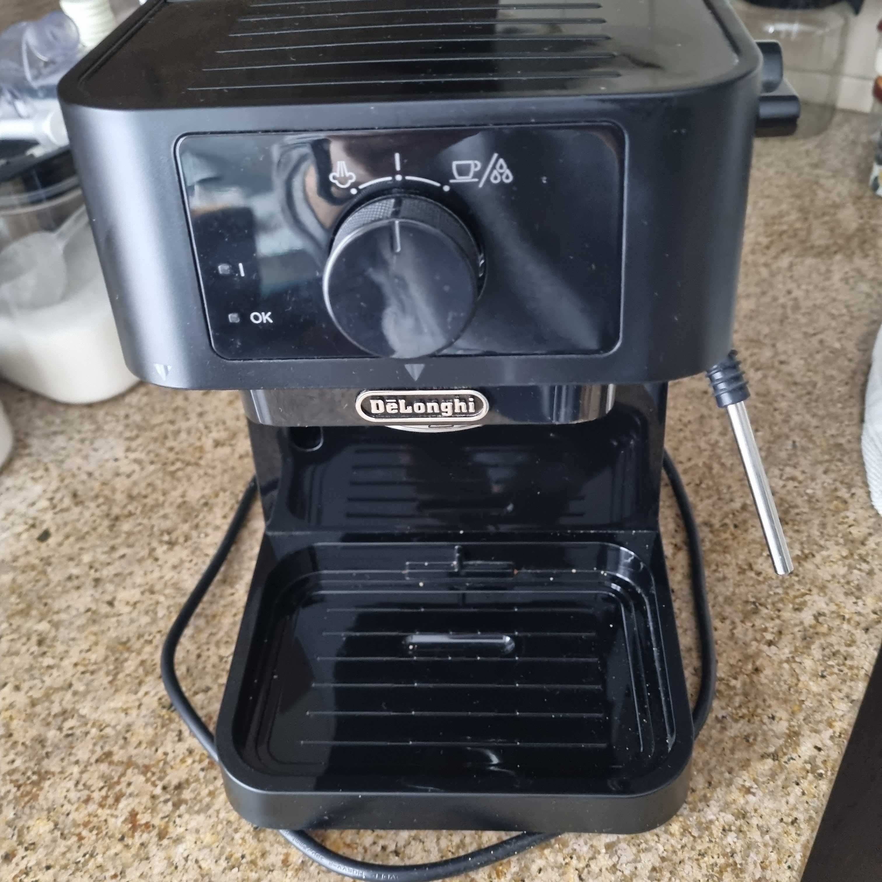 Ekspres DeLonghi Stilosa EC 230.BK prawie nowy