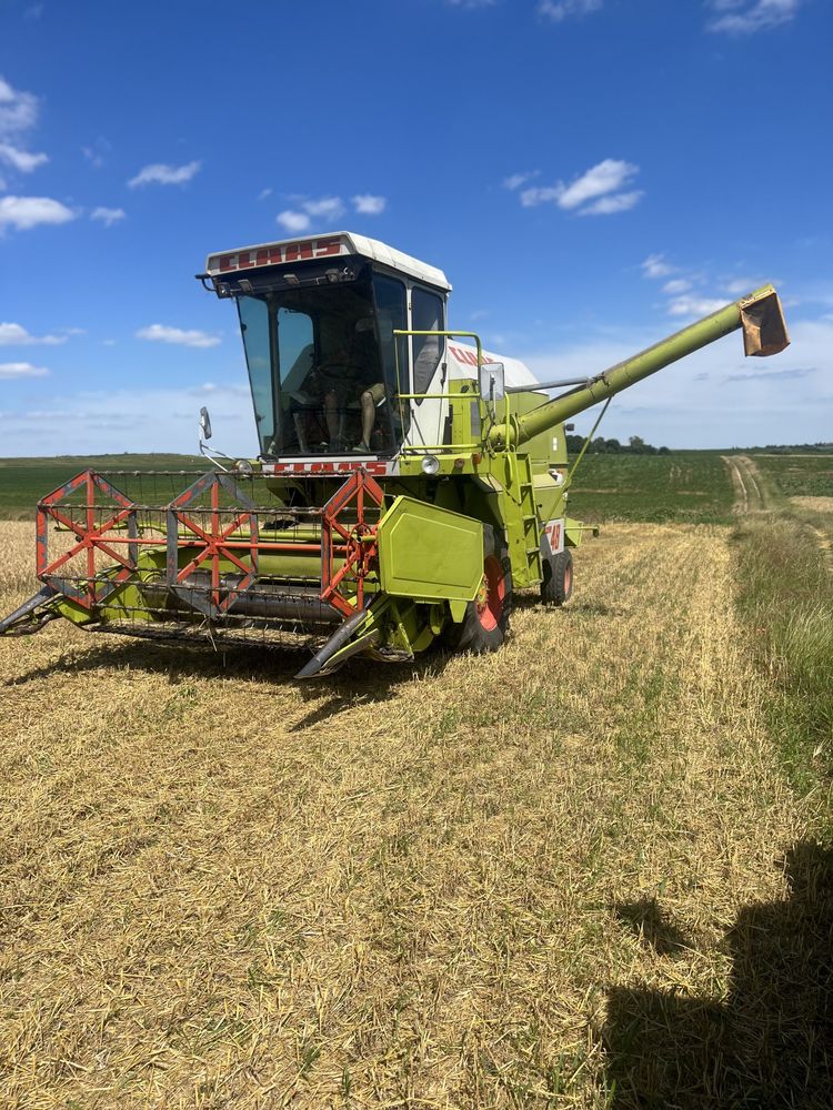 Claas Dominator 48