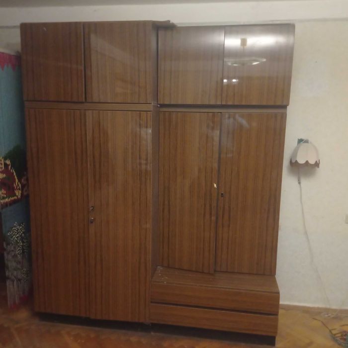 Віддамо стінку безкоштовно