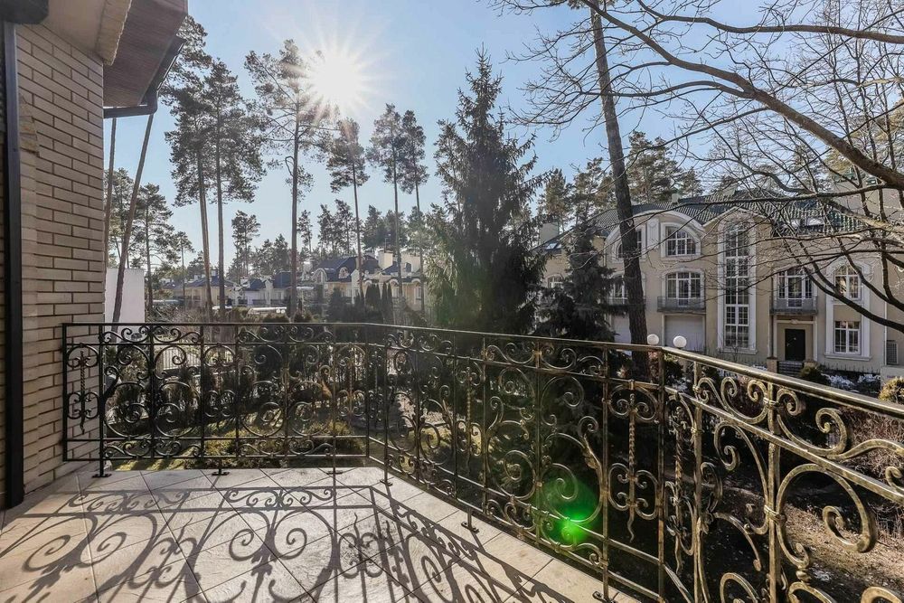 Козин. КГ Сосновый Бор. 520 м2. Новый ремонт! 20 соток в лесной части!