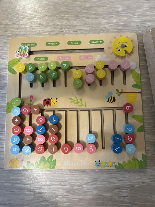 Nowa drewniana tablica edukacyjna