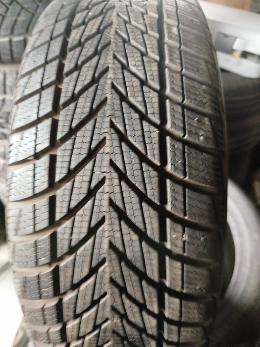 Sprzedam opony zimowe 205/55/16 Goodyear 2023 jak nowe