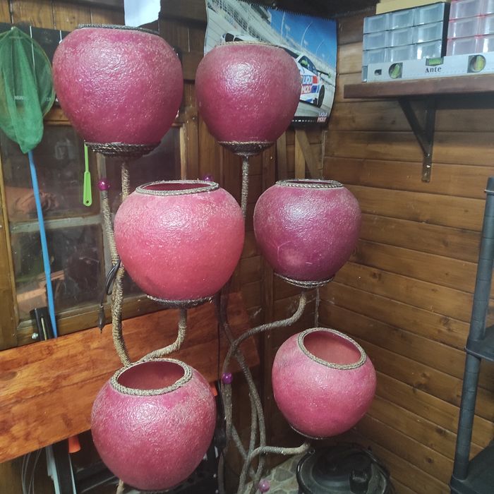 Candeeiros rosa de pé alto