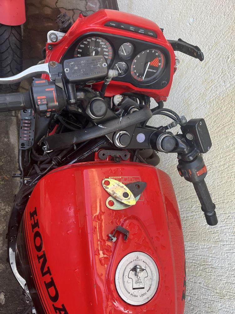 Honda Cbr 1000 bak owiewki ogon licznik silnik lagi kola blotnik