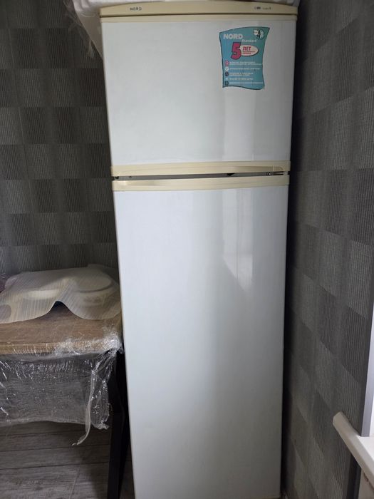 Продається вживаний холодильник