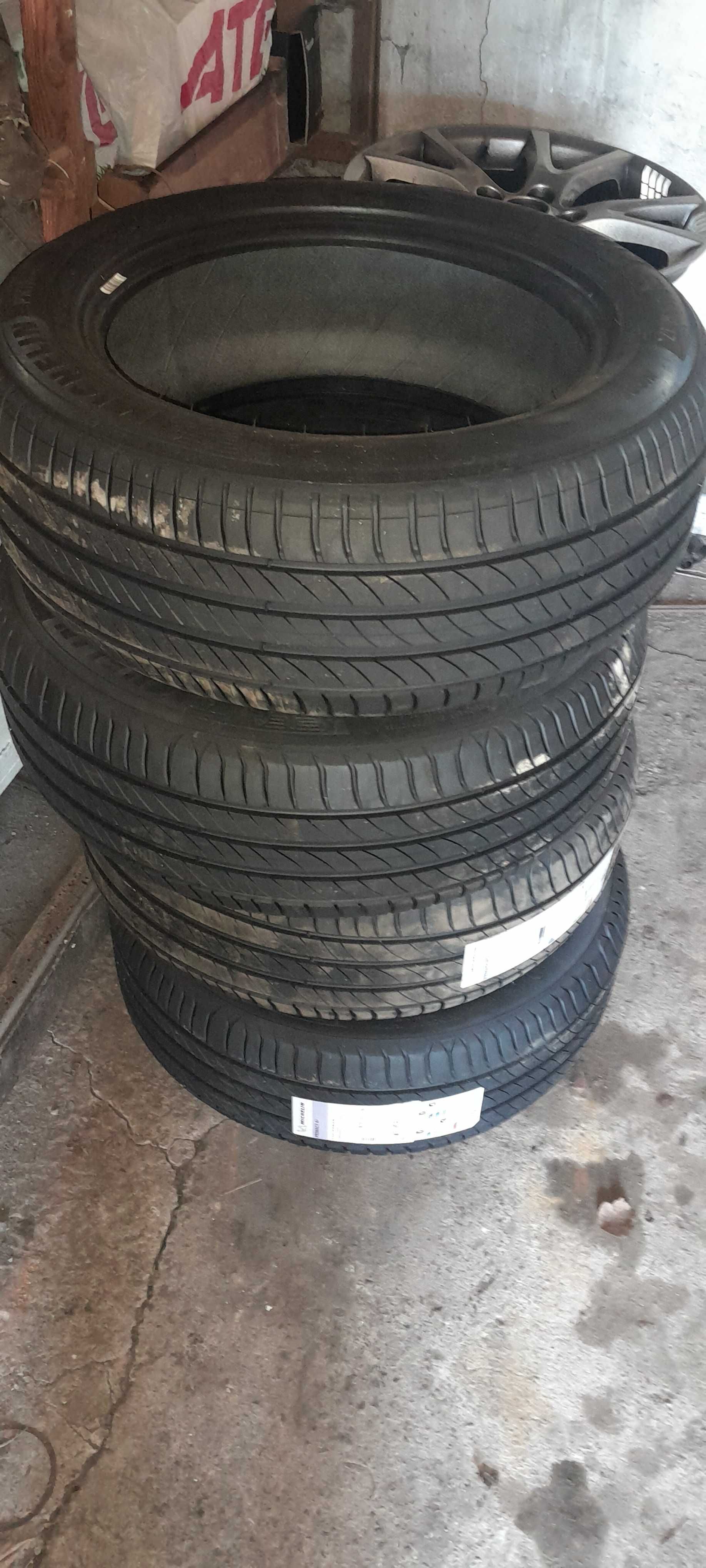 Шини для авто 225/55 R17, 97Y Michelin Primacy 4.