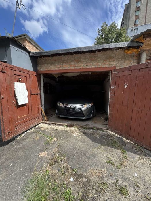 Продаж Гаражу театральна