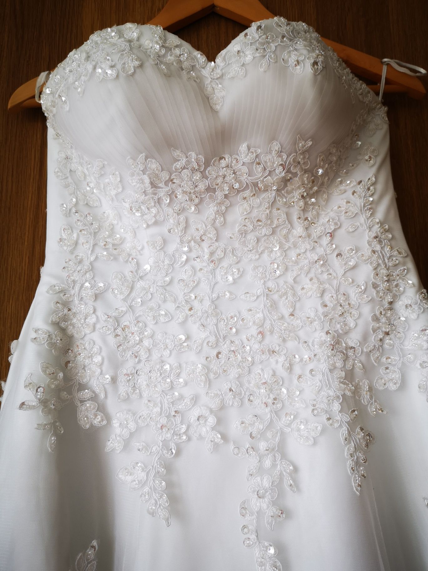 Suknia ślubna biała z trenem r 36-38
