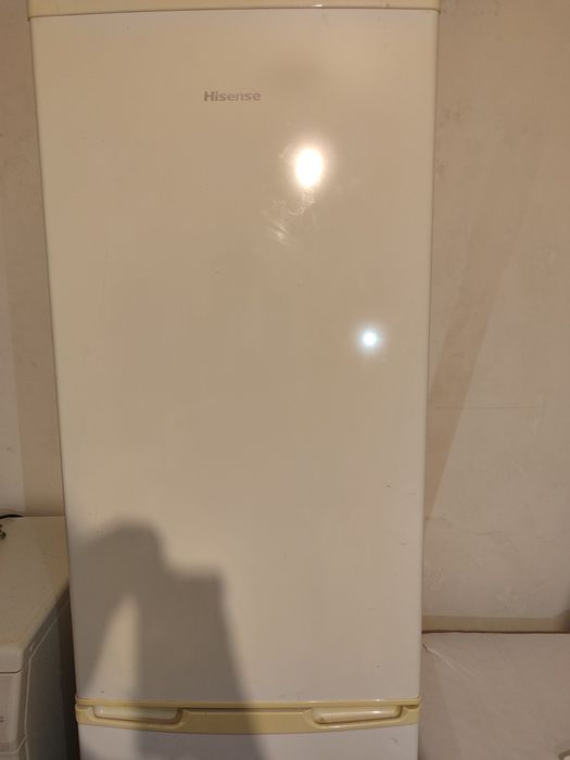 Холодильник Hisense