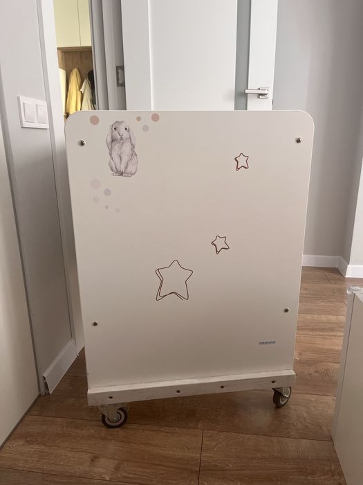 Колиска , дитяче ліжечко