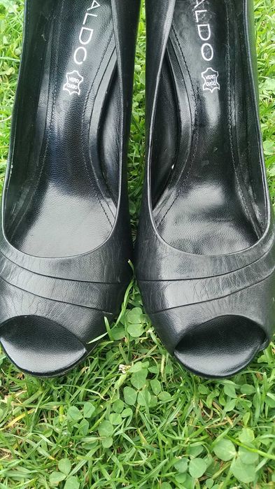 Czarne szpilki Aldo 40 skórzane