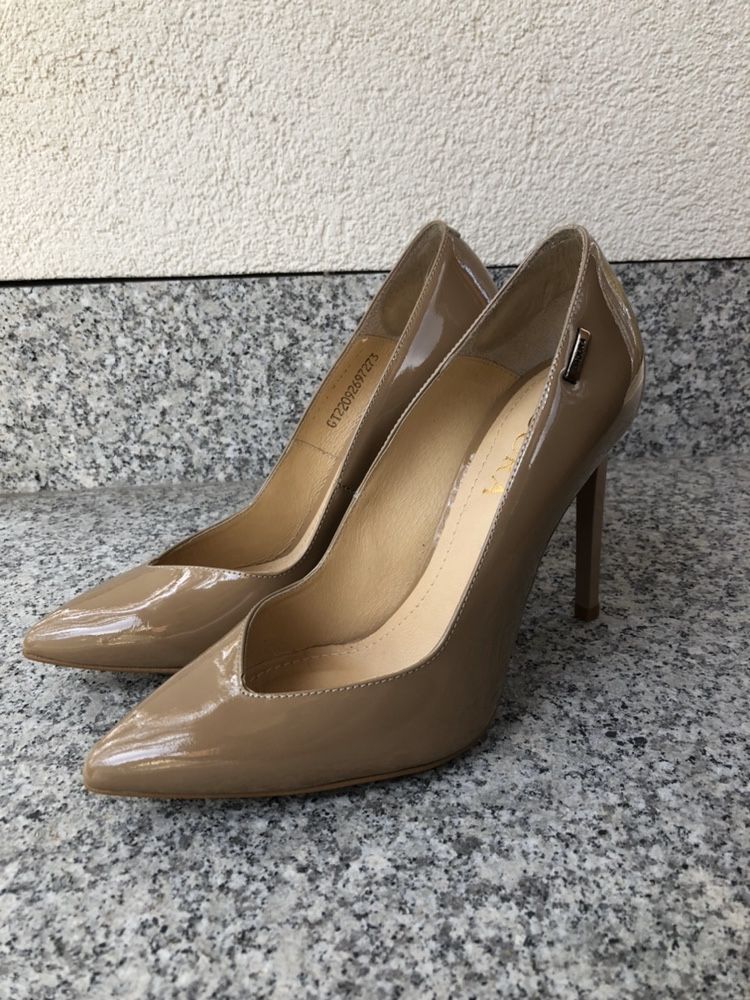 Badura obcasy nude krem beżowe 37